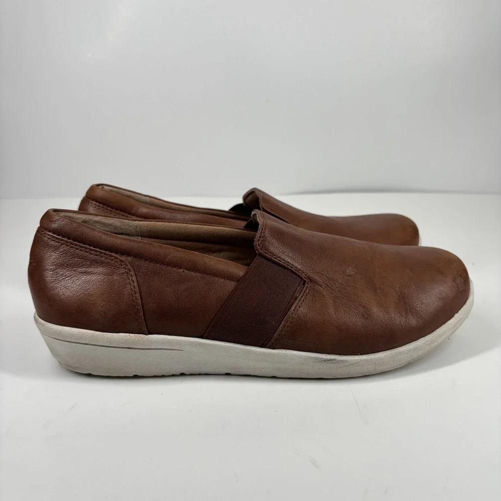 Vionic Magnolia Gianna Women's US 7.5 Tan Leather Comfort Slip-On Flat Loafers